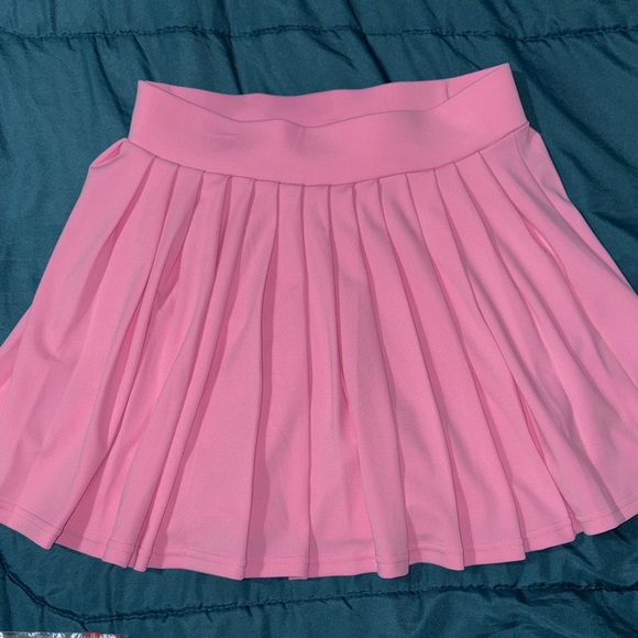 Indero Dresses & Skirts - Flattering Pink Pleated Skater Skirt